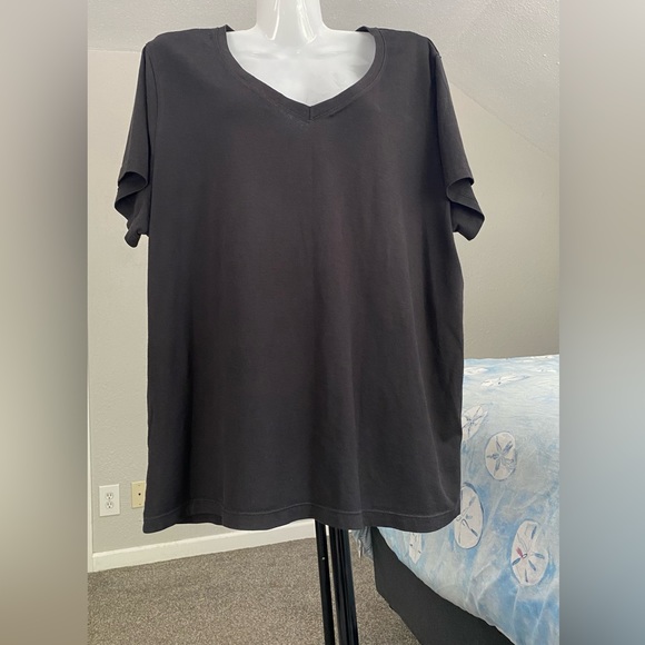 Black V-Neck T-Shirt Time And Tru - Picture 8 of 8